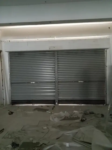 Double-Door Shutter - Wide opening, two curtains